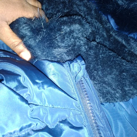 Girl's Winter Jacket - Picture 3 of 9